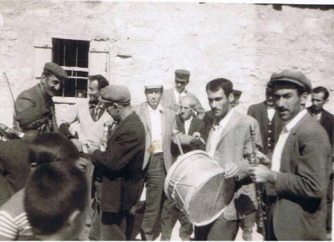 19-07-1966 soldan sağa_ ibrahim akdağ (sakallı), aziz erman,